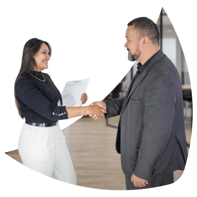 Contáctenos para recibir asesoría especializada en traducción, interpretación y soluciones lingüísticas. Nuestro equipo está listo para ayudarle.